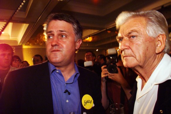 Malcolm Turnbull, the then chairman of the Australian Republic Movement, and former prime minister Bob Hawke digest the 1999 referendum defeat.