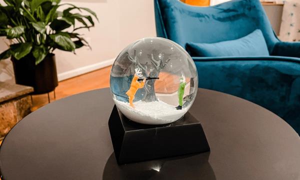 Ditch boring holiday snow globes for this humorous, non-traditio<em></em>nal alternative
